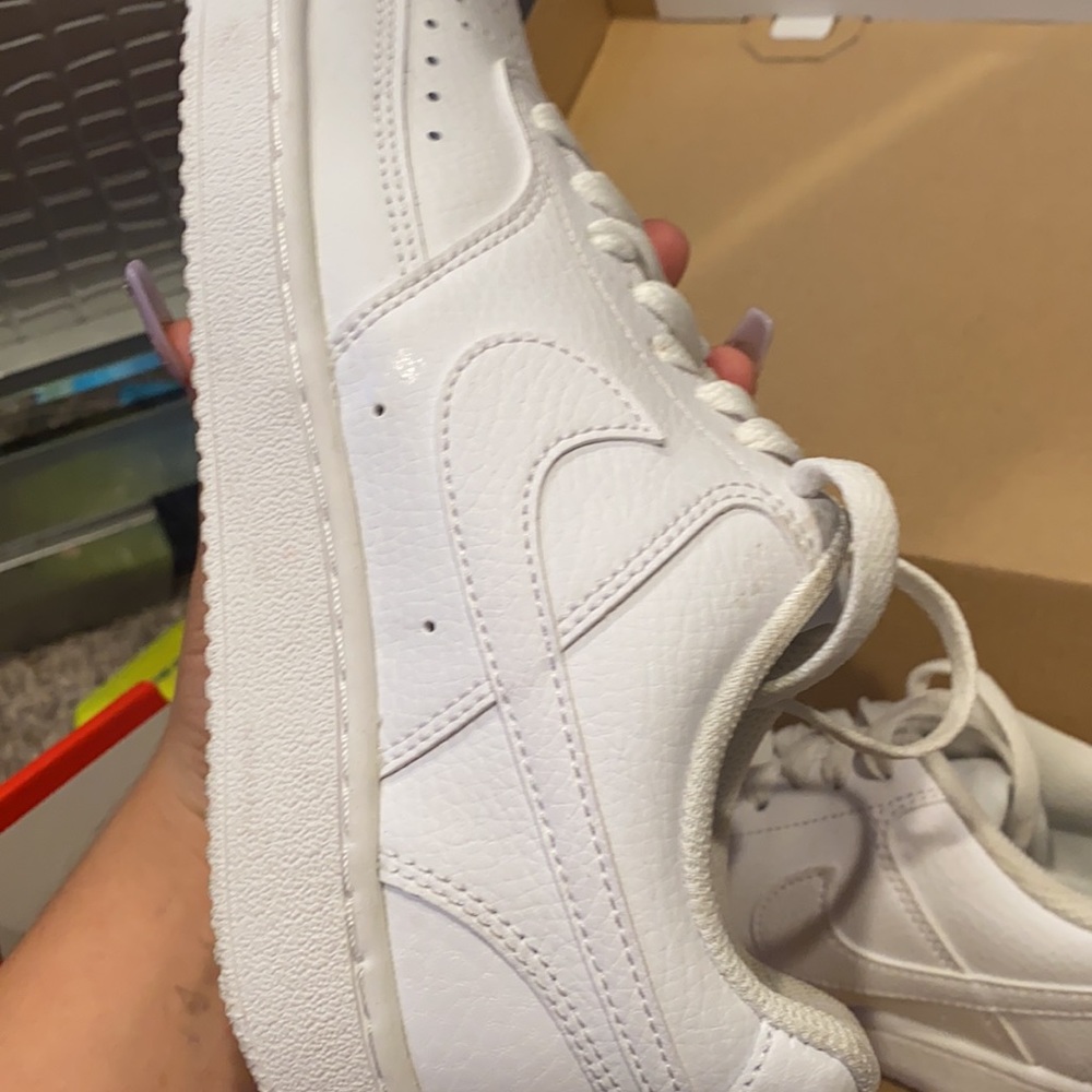 Nikes - Picture 6 of 8